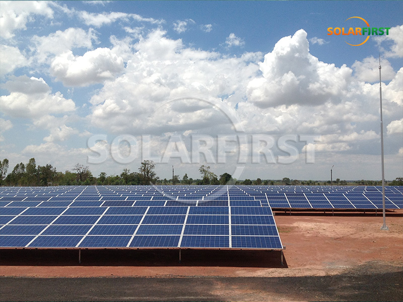 Montagem no solo de 4,3 MW na Tailândia