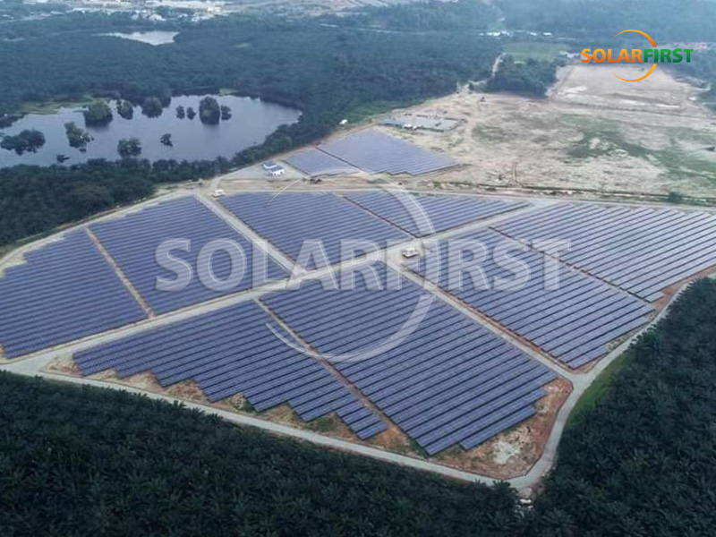 Montagem no solo de 40 MWp na Malásia