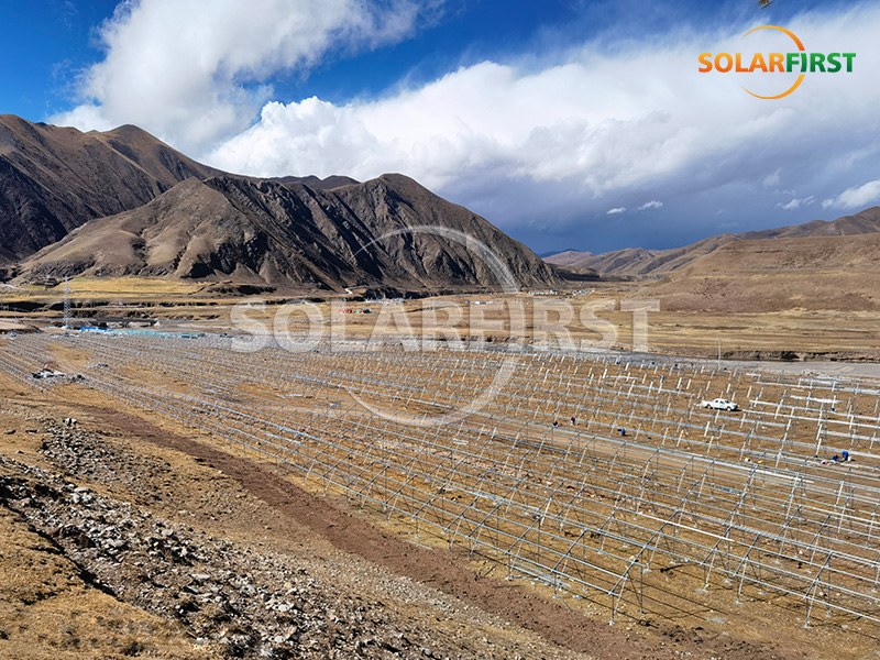 Montagem terrestre de 60 MWp em Nagqu, Tibete