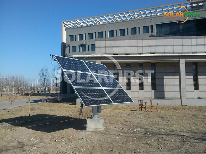 Rastreamento de eixo duplo de 1,8 kWp na Universidade de Comércio de Tianjin