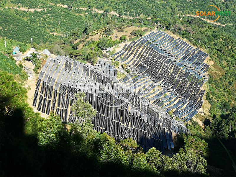 Montagem de estrutura flexível de 36 MWp em Yunnan