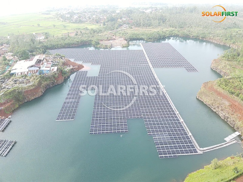 Usina fotovoltaica flutuante de 7,2 MWp em Hainan, China