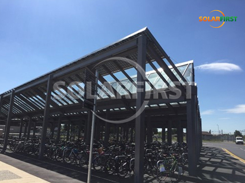 Abrigo para bicicletas BIPV de 325㎡ na Estação Cambridge North, Reino Unido