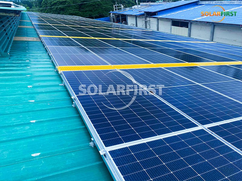 Sistema solar on-grid de 440 kWp nas Filipinas