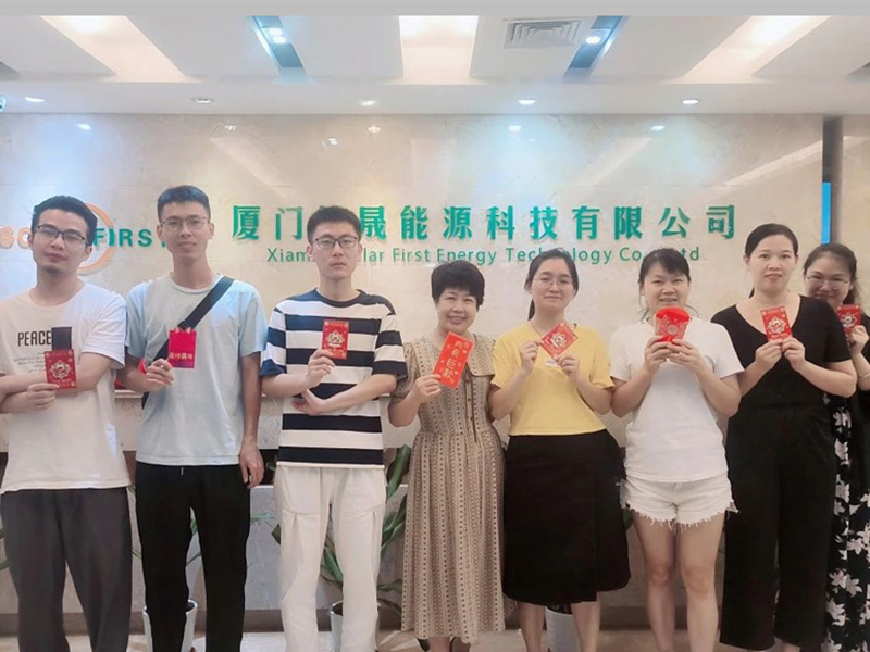 Aposte para dar sorte e comemore o Festival do Meio do Outono: a Xiamen Solar First Energy Company realiza com sucesso o evento de apostas Mooncake