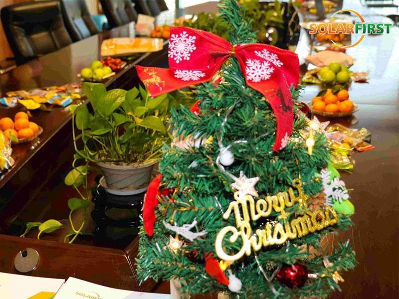 Feliz Natal! A Solar First deseja a todos os seus votos de boas festas!