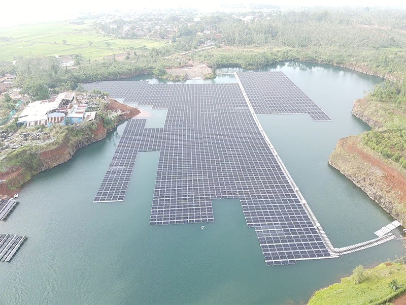 Projeto fotovoltaico flutuante de 7,2 MW inicia operações, impulsionando a transição de energia verde de Hainan