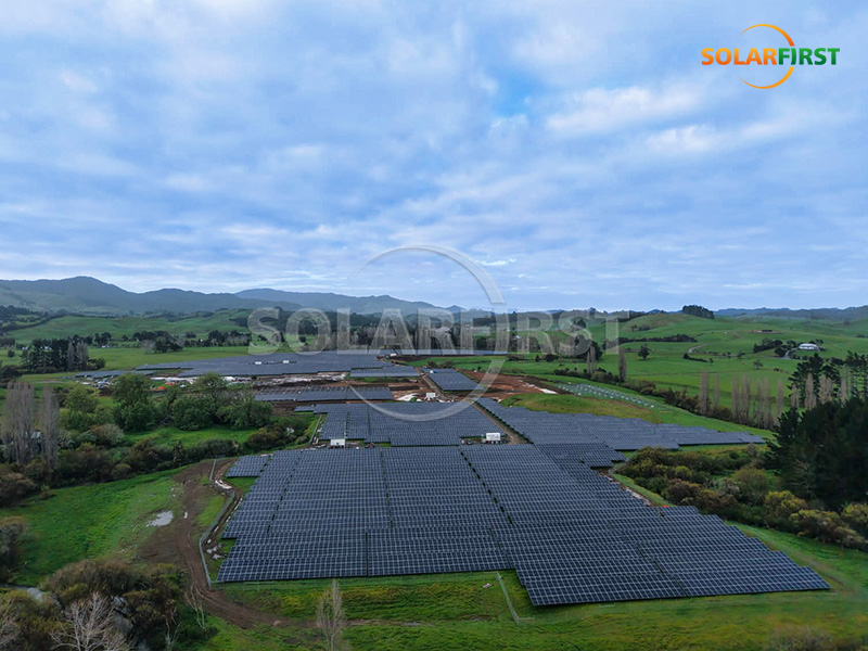 Montagem terrestre de 30,7 MWp na Nova Zelândia