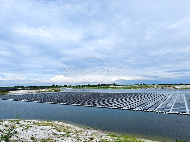 Usina fotovoltaica flutuante de 15,6 MWp na Malásia